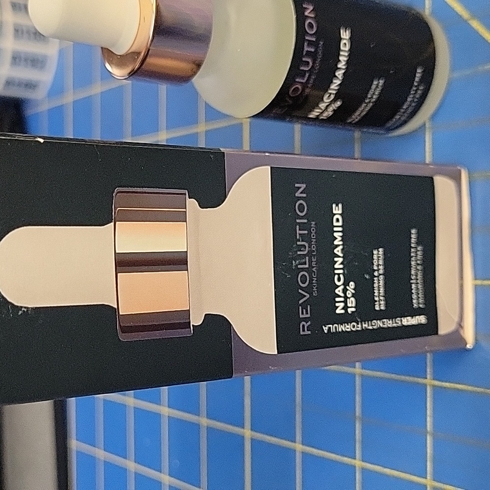 Revolutiom Niacinamide 15% Serum 30ml New in Box - Picture 3 of 5